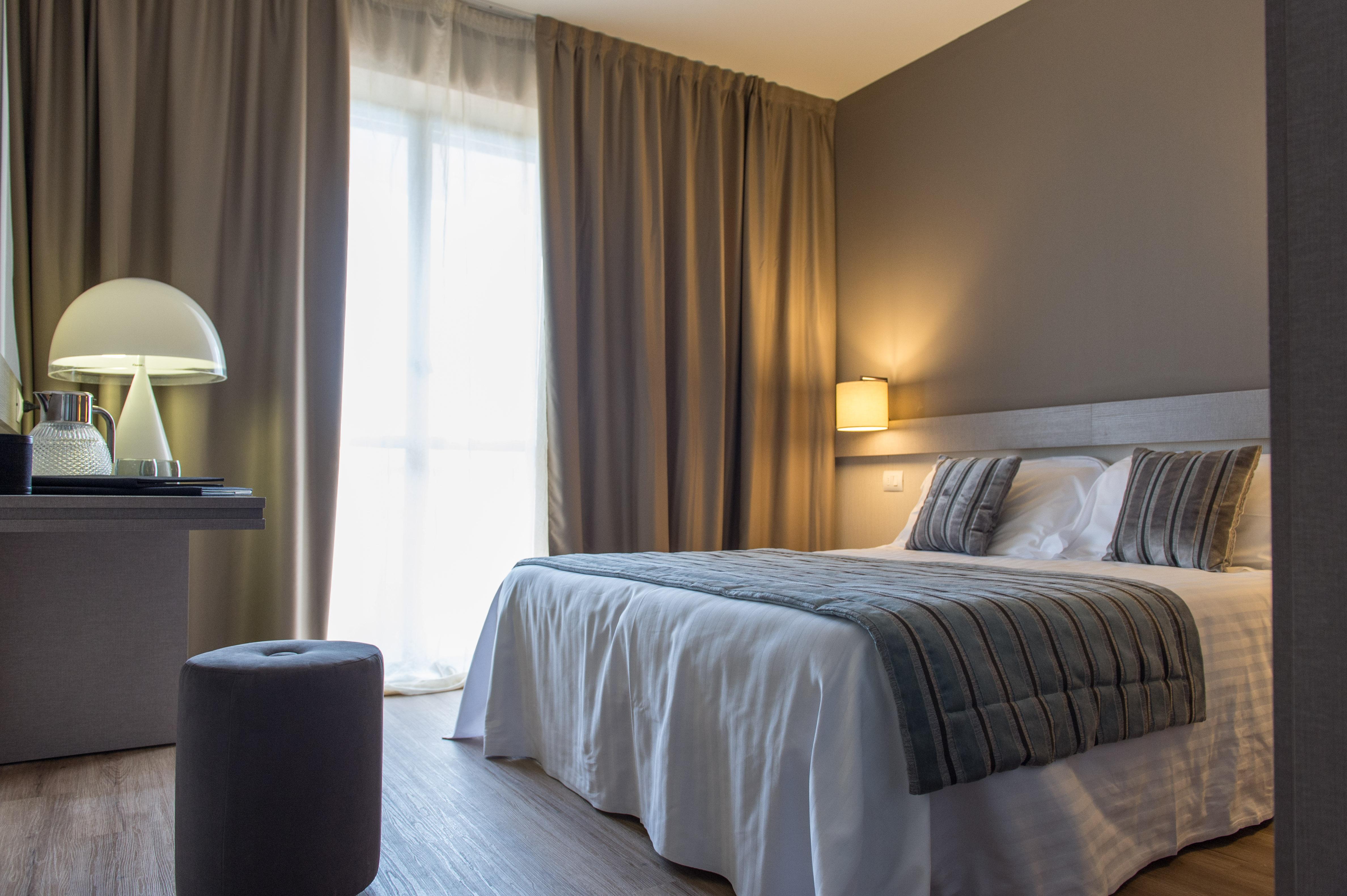 ריצ'יונה Hotel De La Ville חדר תמונה