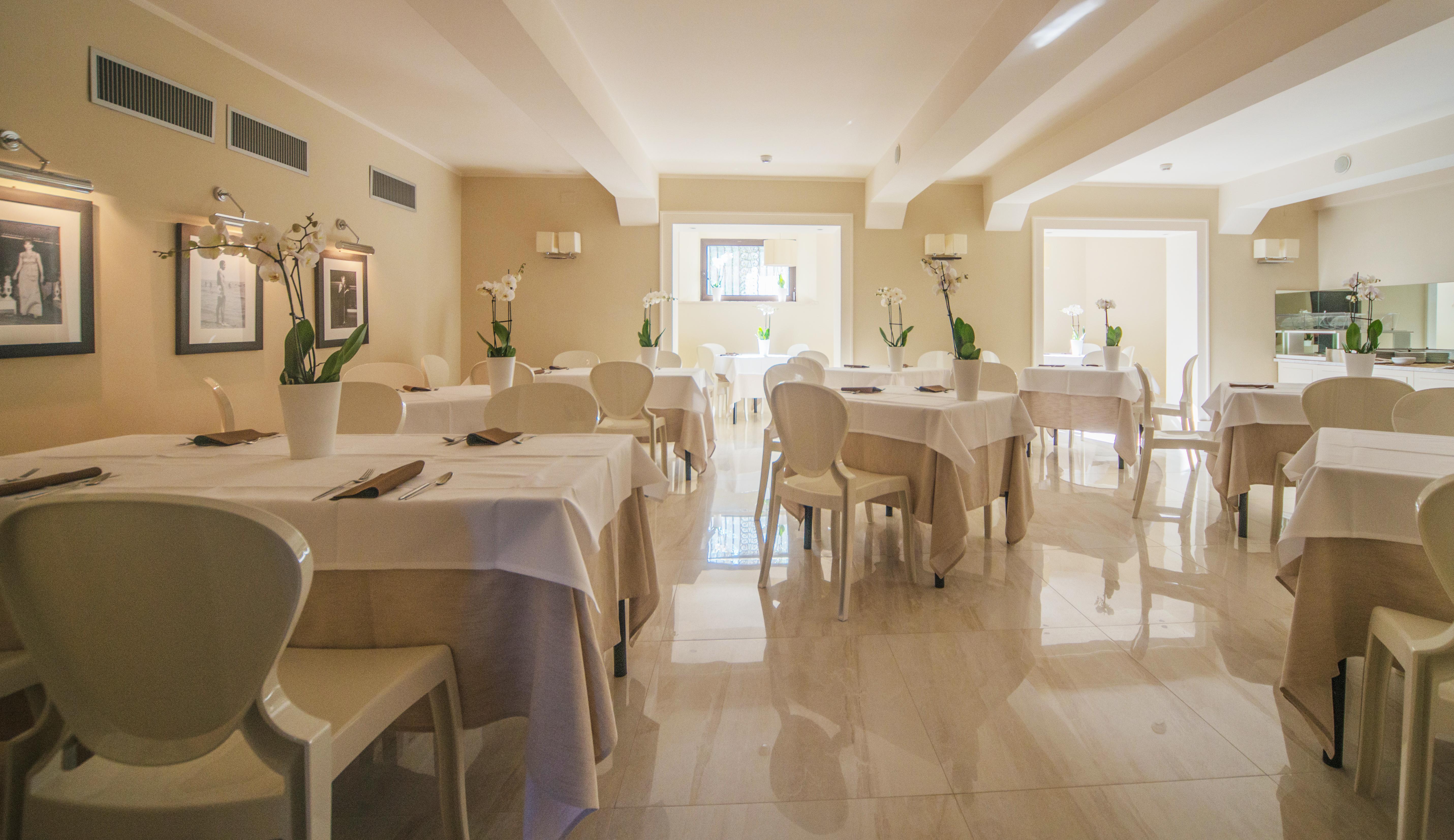 ריצ'יונה Hotel De La Ville מראה חיצוני תמונה