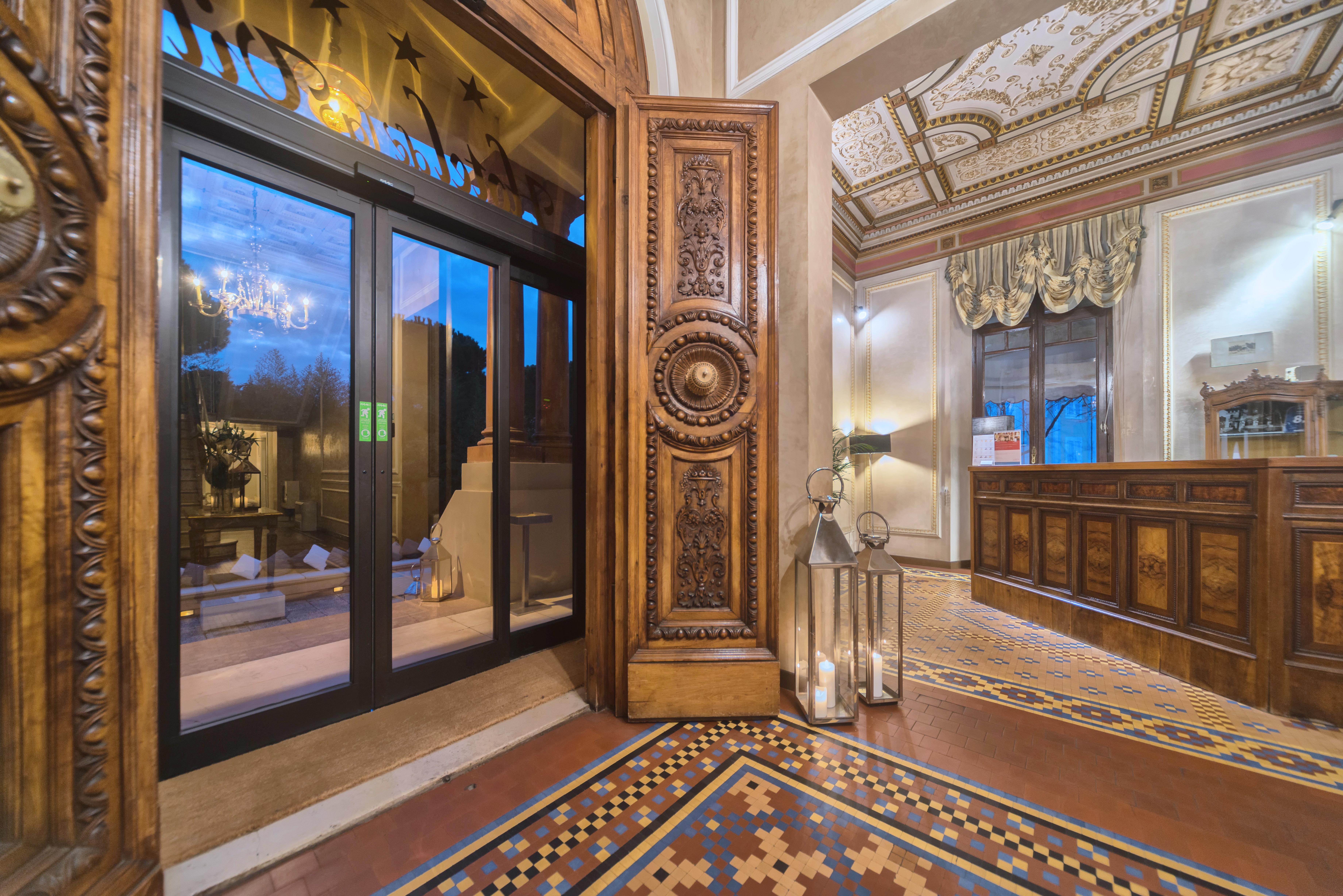 ריצ'יונה Hotel De La Ville מראה חיצוני תמונה