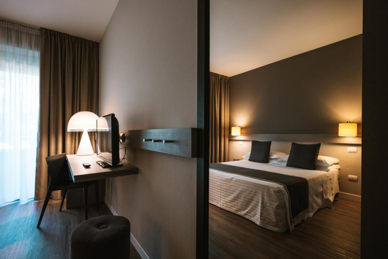 ריצ'יונה Hotel De La Ville מראה חיצוני תמונה