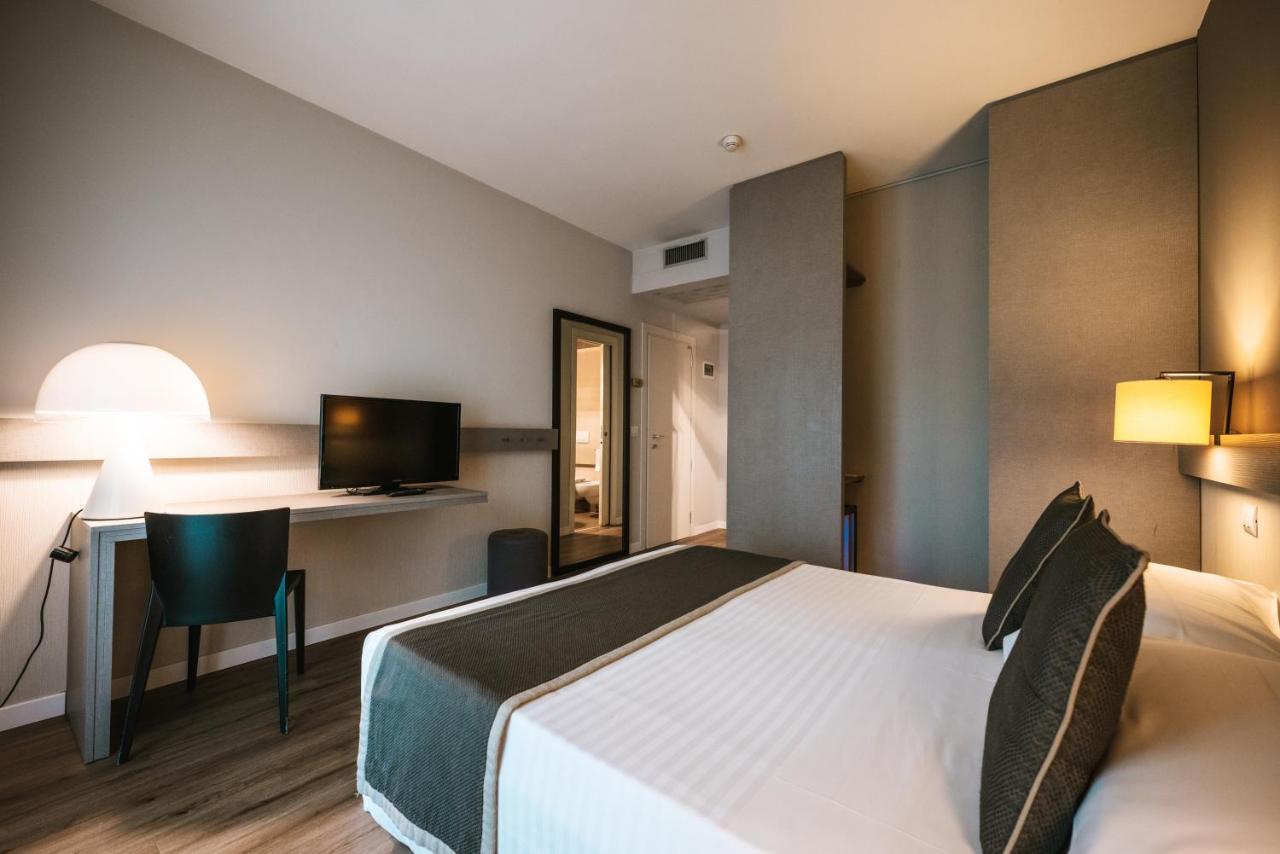 ריצ'יונה Hotel De La Ville מראה חיצוני תמונה