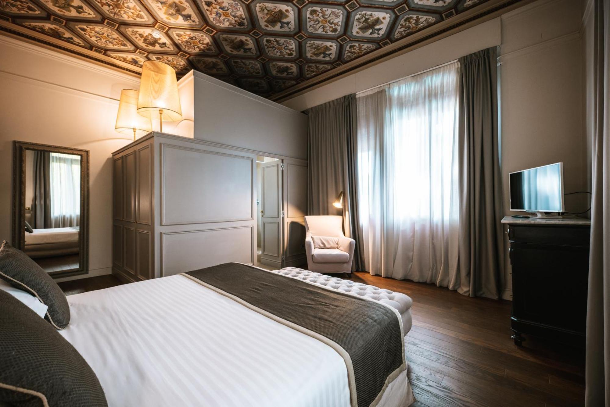 ריצ'יונה Hotel De La Ville מראה חיצוני תמונה